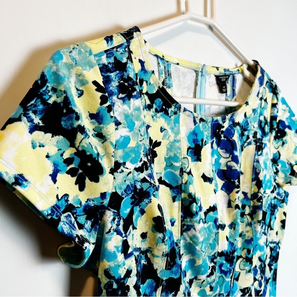 Ann Taylor - Petite Floral Print Tee - Sz. LP - Picture 4 of 6
